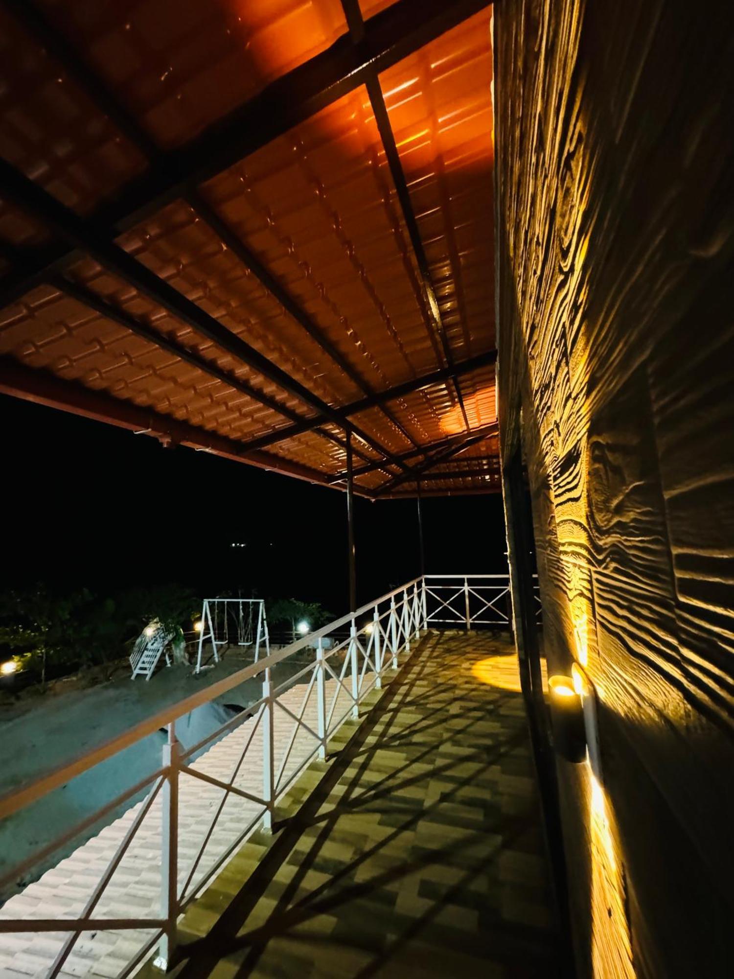 The Glasswater By The Backwater Homestay Kalyānpur Exterior foto