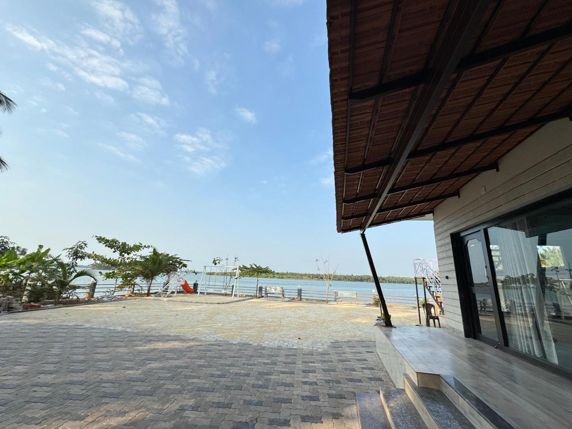 The Glasswater By The Backwater Homestay Kalyānpur Exterior foto
