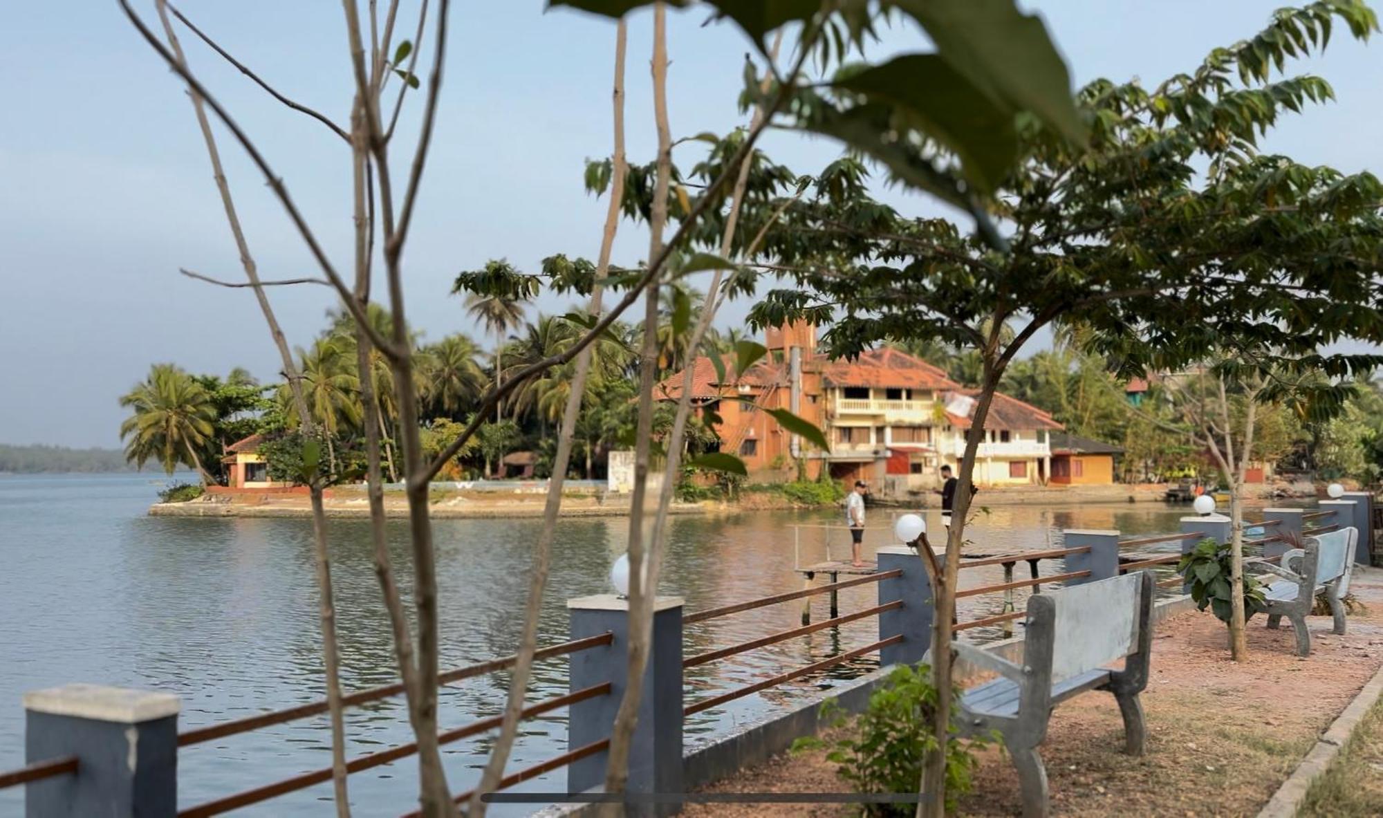The Glasswater By The Backwater Homestay Kalyānpur Exterior foto