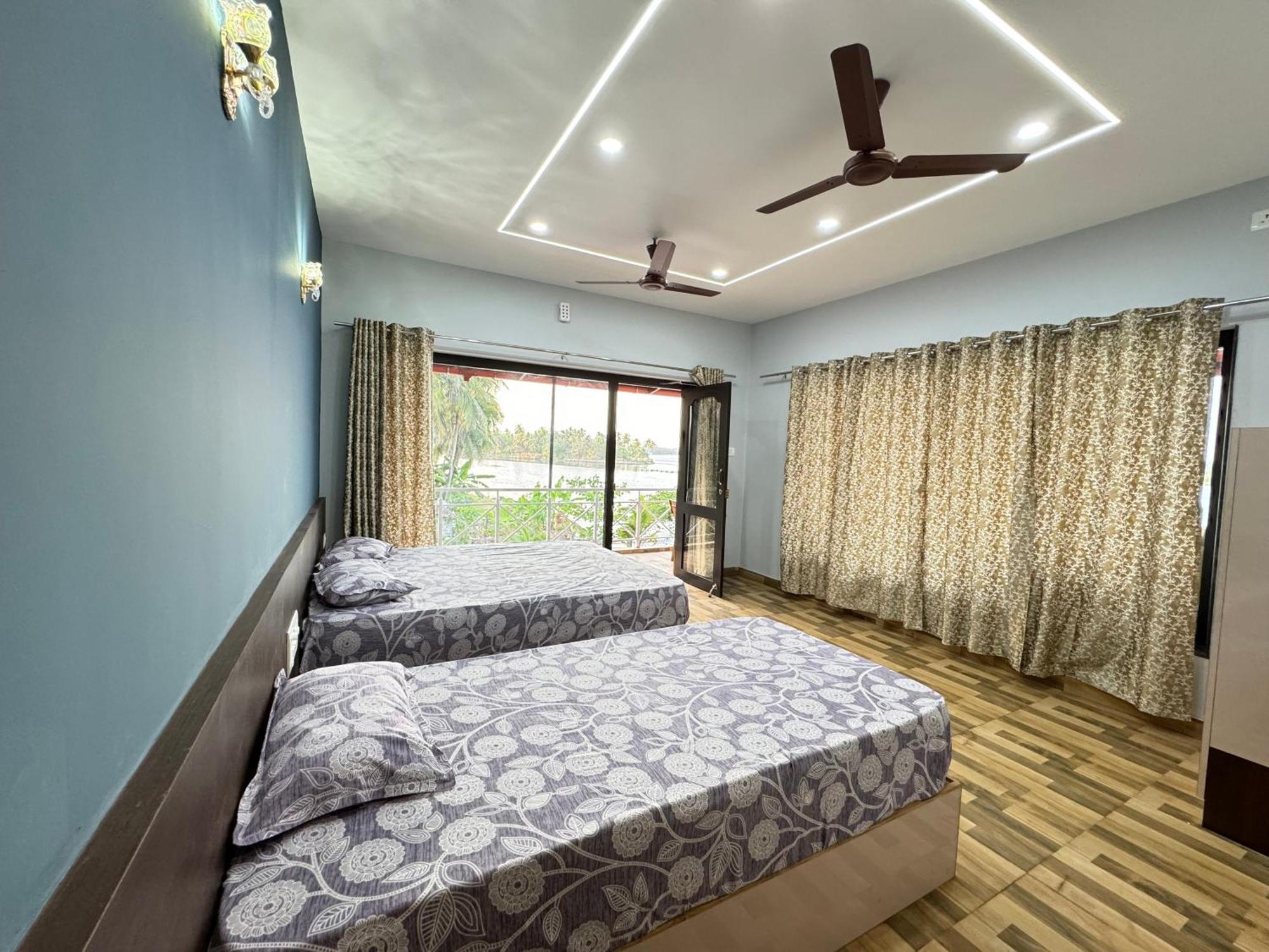 The Glasswater By The Backwater Homestay Kalyānpur Exterior foto