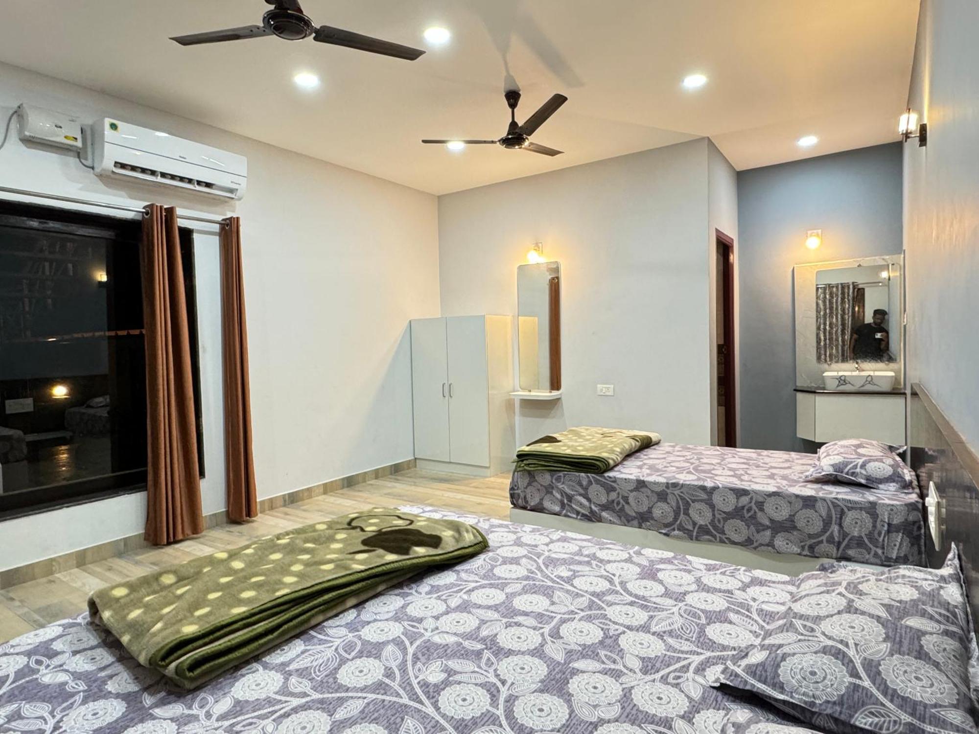 The Glasswater By The Backwater Homestay Kalyānpur Exterior foto